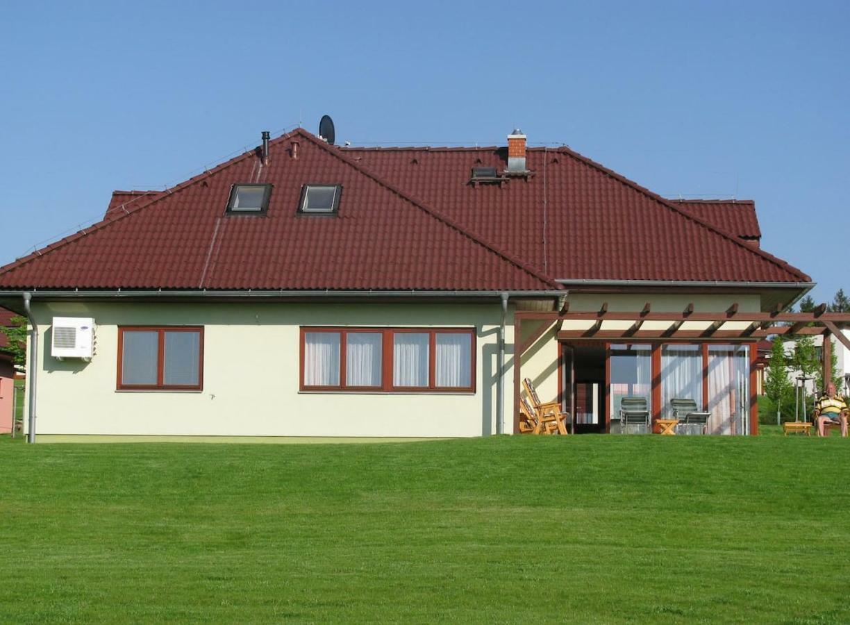 Вілла Obora 827 Нова-Бистржіце Екстер'єр фото