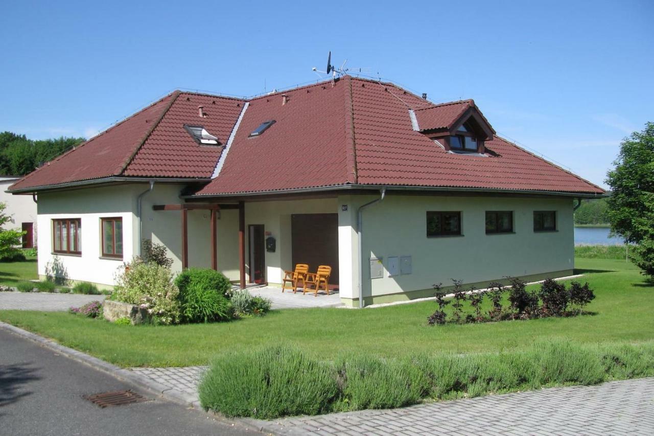 Вілла Obora 827 Нова-Бистржіце Екстер'єр фото